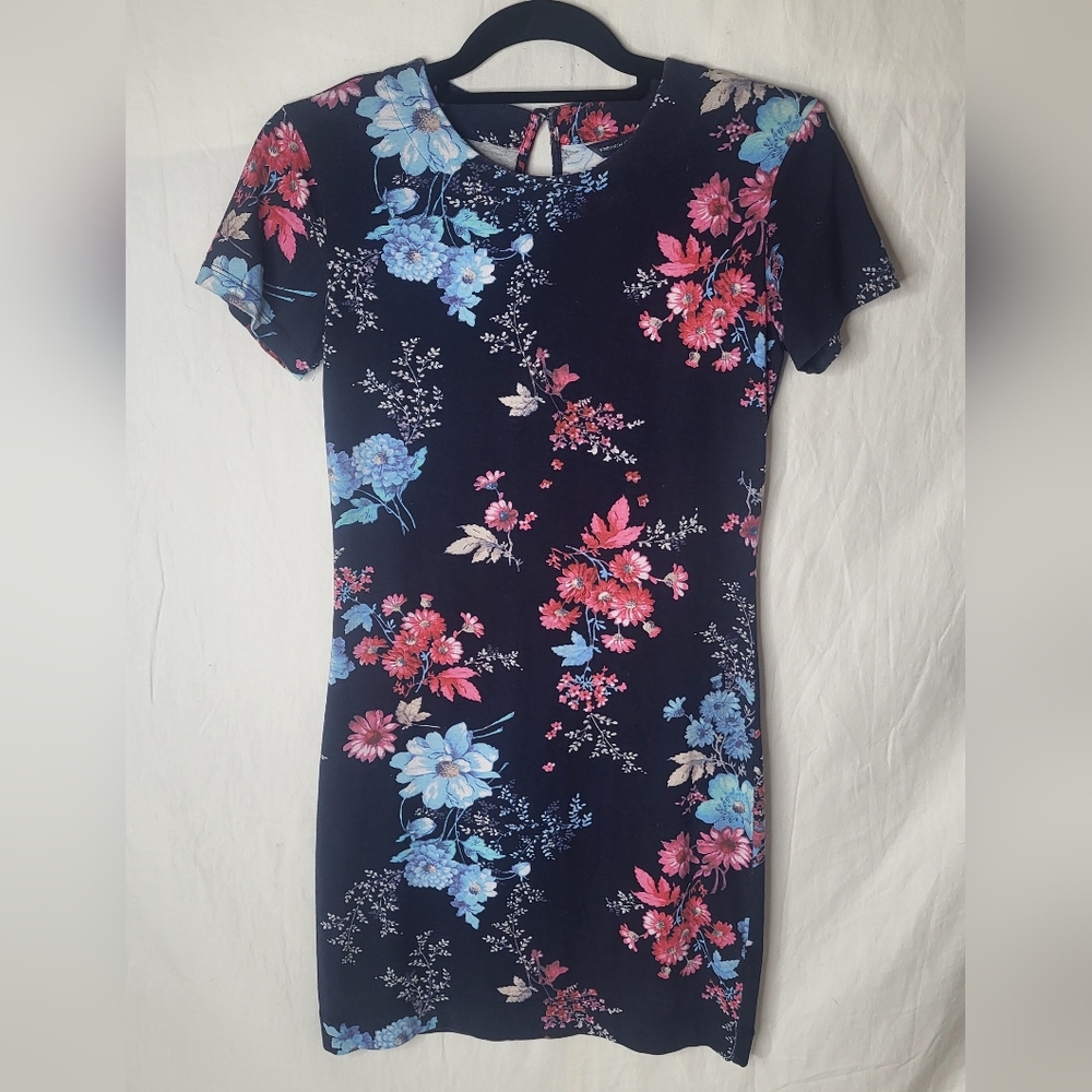 French Connection Short Sleeve Navy Blue Floral Crewneck Shift Dress Size 6